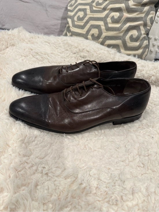 Men\'s Brown Leather Lace-Up Oxfords with Black Cap Toe